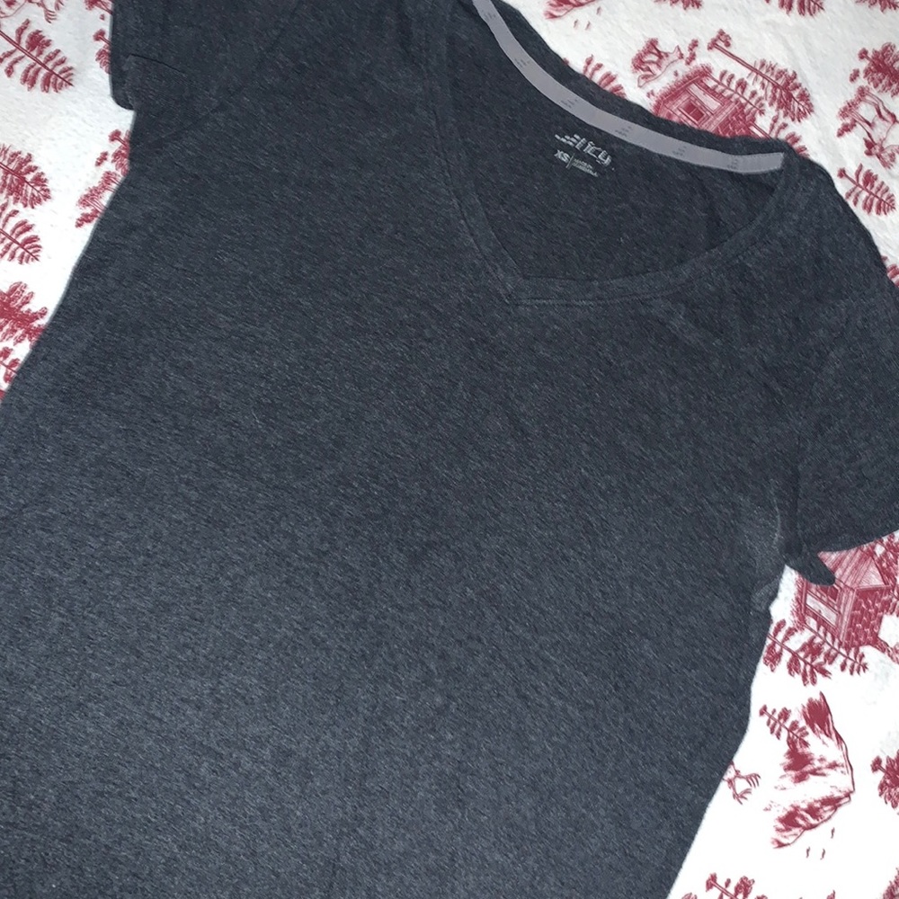 xs BCG v-neck t-shirt